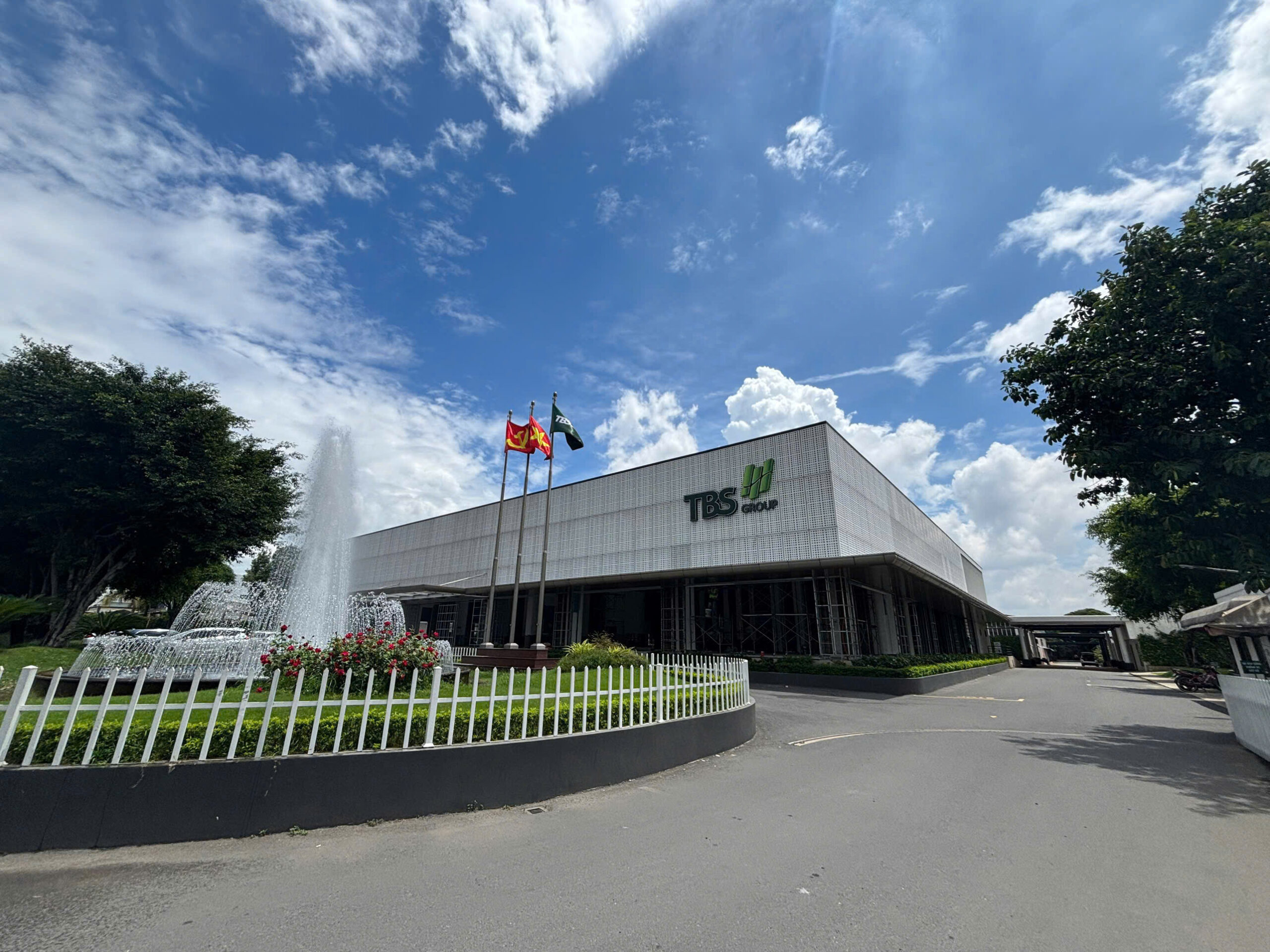 nhà điều hành và nhà mẫu tbs group