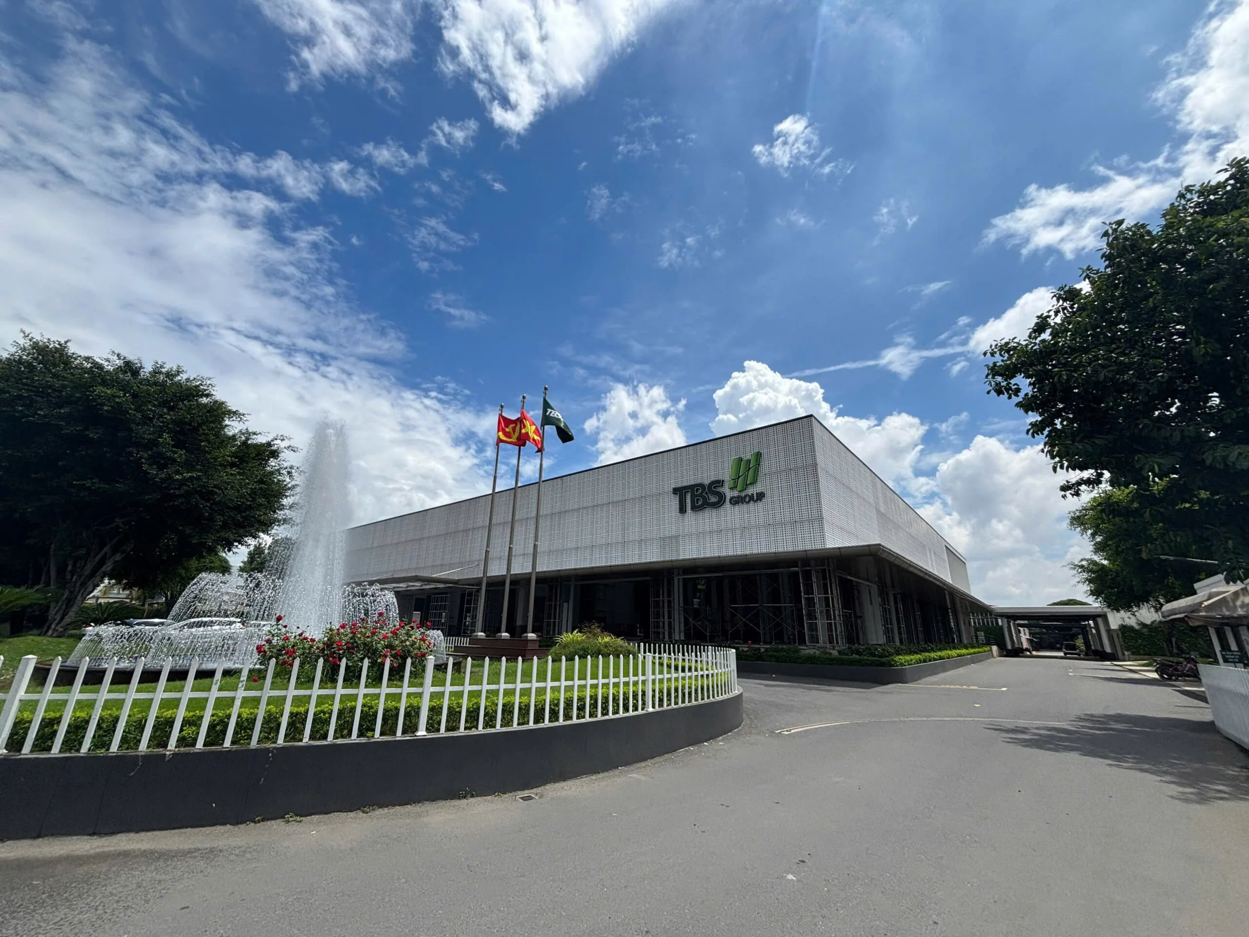 nhà điều hành và nhà mẫu tbs group